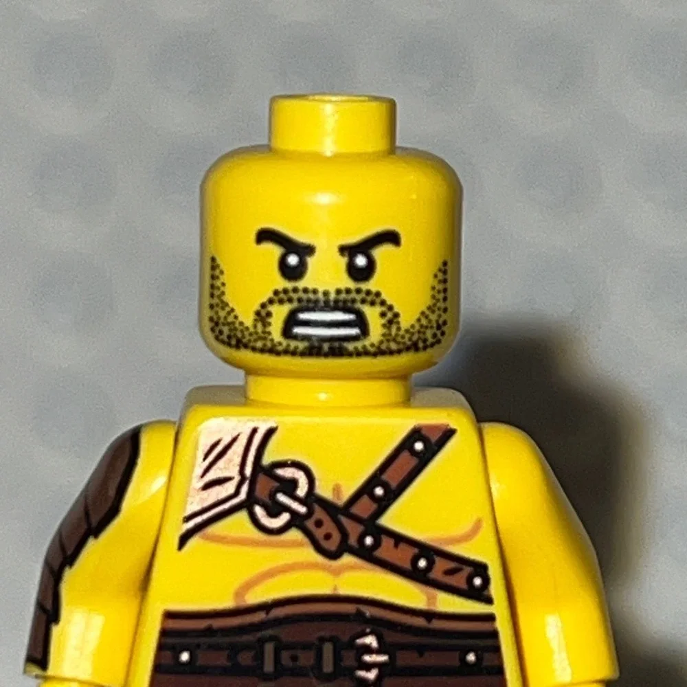 LEGO Gladiator Minifigure Series 5 Bronze Helmet Yellow Excellent No Accessories